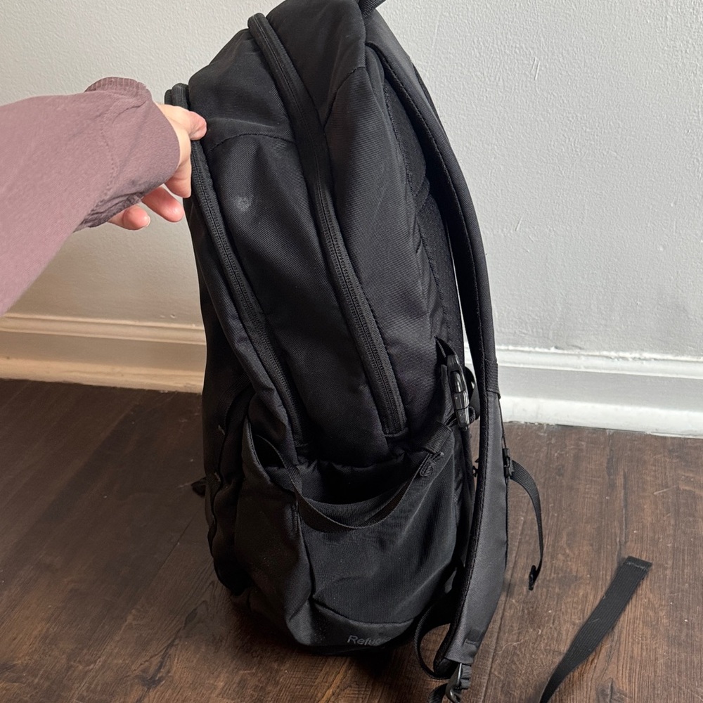 Patagonia Black m Everyday Backpack with External Loops - Picture 2 of 5